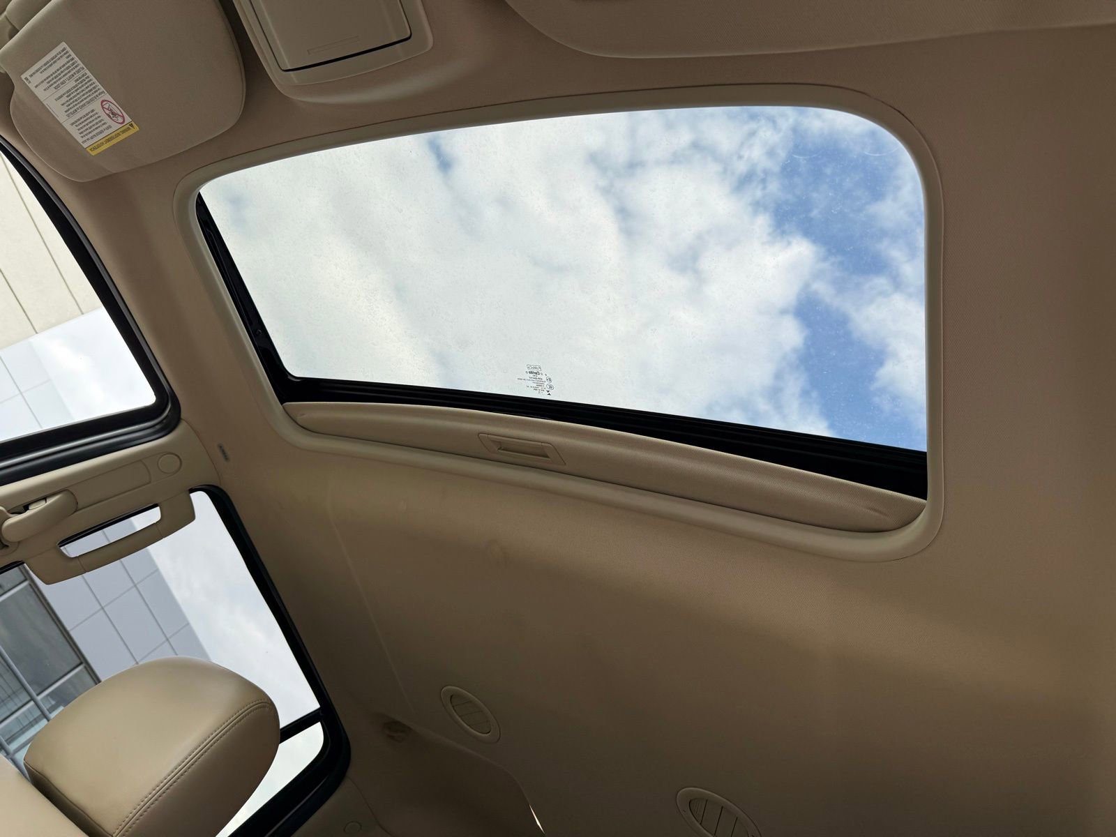 Used 2015 Lincoln Navigator L 4WD w/ Equipment Group 101A Reserve image 3