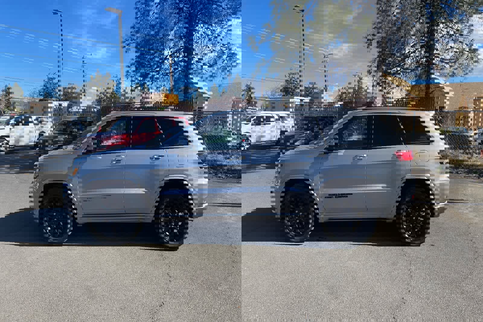 Used 2020 Jeep Grand Cherokee Altitude video 2