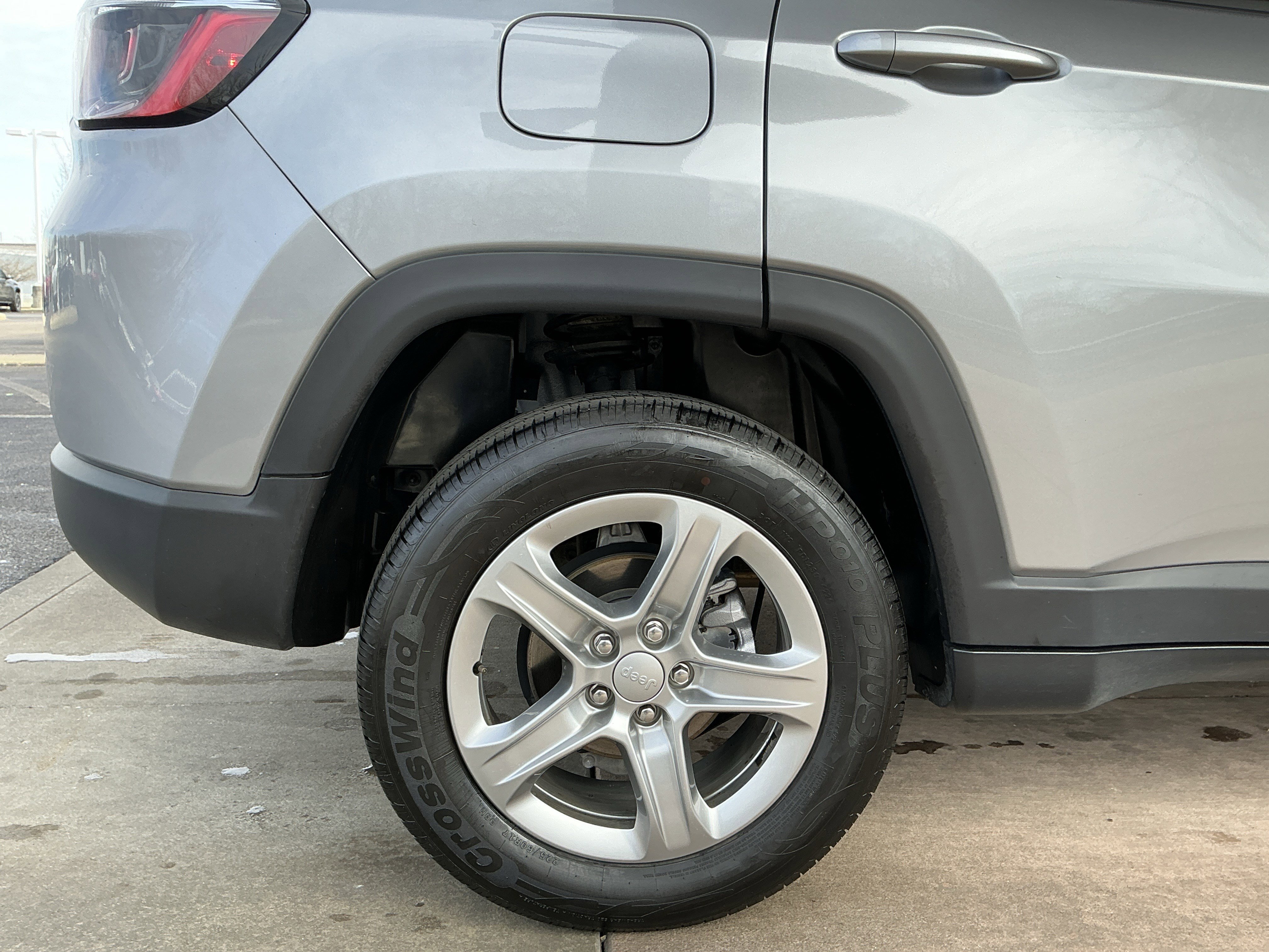 Used 2024 Jeep Compass Latitude w/ Altitude Special Edition image 23