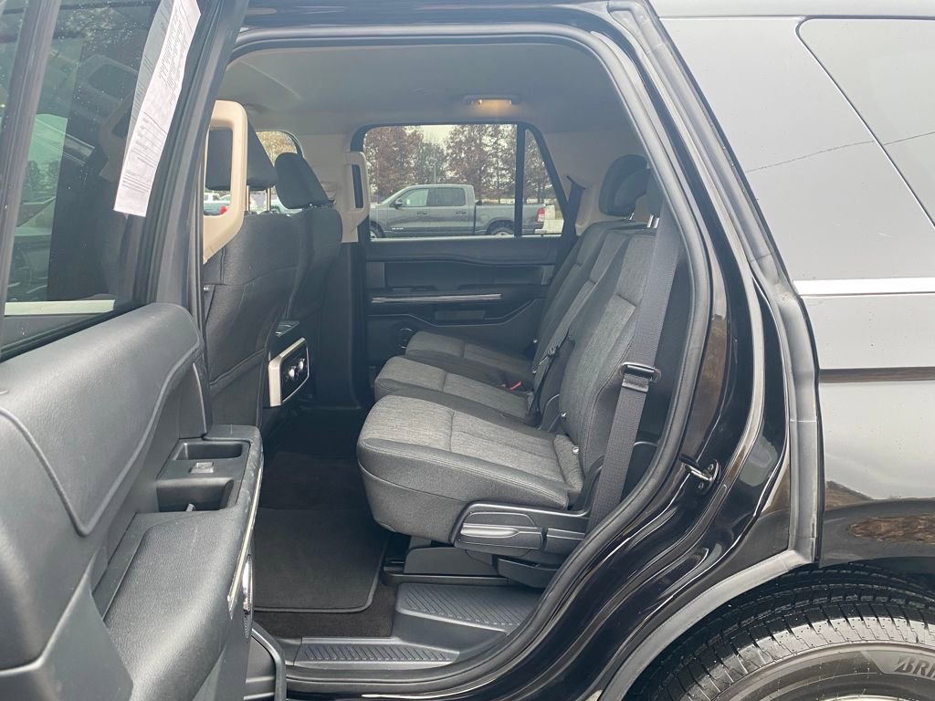 Used 2022 Ford Expedition XLT image 18
