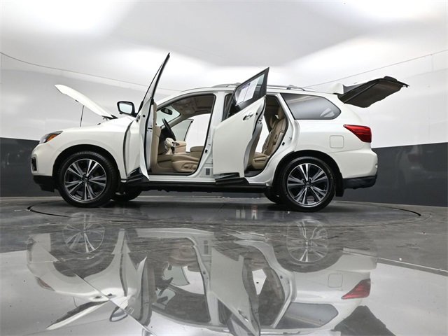 Used 2019 Nissan Pathfinder Platinum image 43