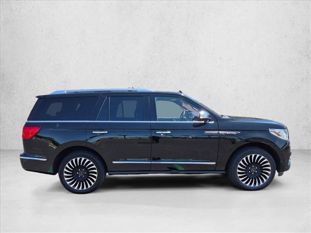 Used 2018 Lincoln Navigator Black Label w/ Cargo Package AWD/4WD image 4