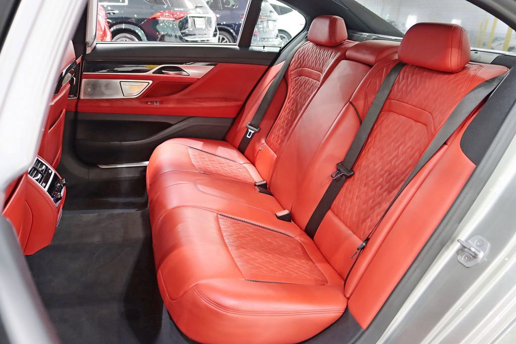 Used 2022 BMW 750i xDrive w/ Executive Package AWD/4WD image 30