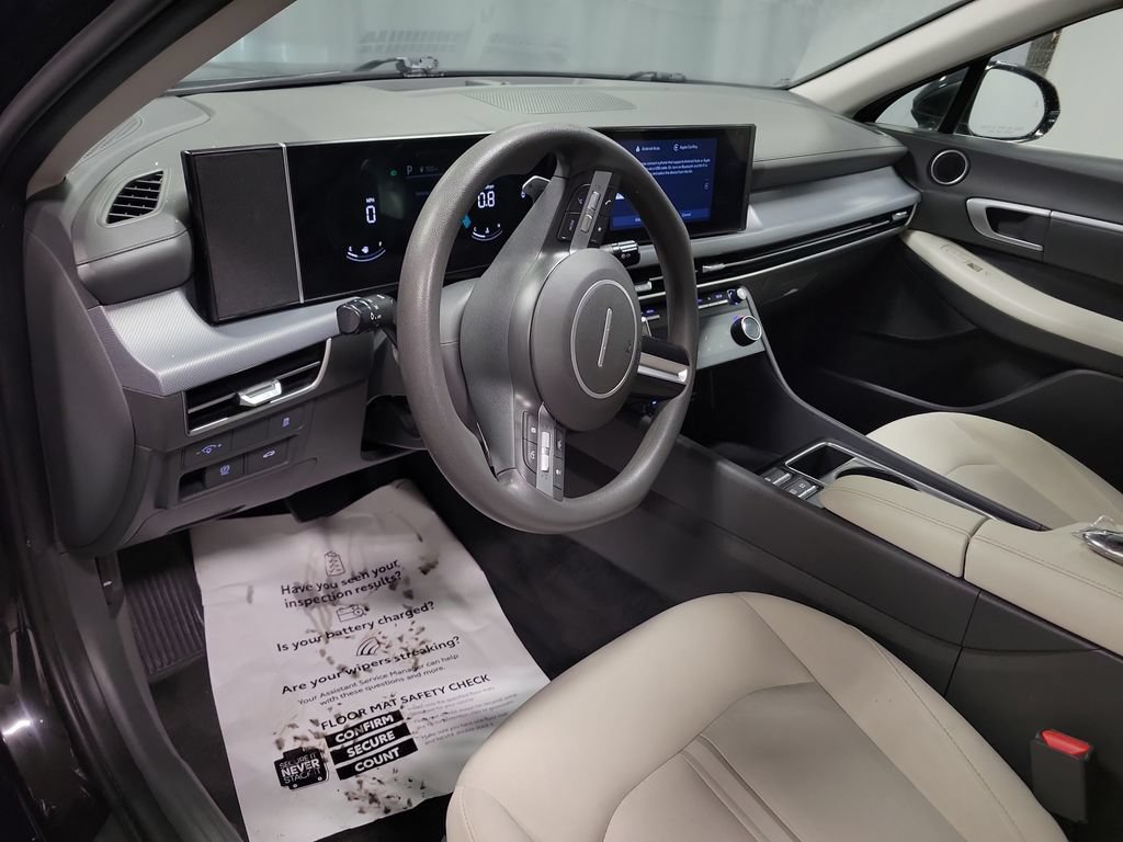 Used 2025 Hyundai Sonata SEL FWD image 16
