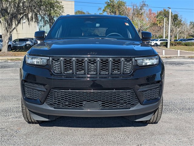 Used 2023 Jeep Grand Cherokee Altitude image 9