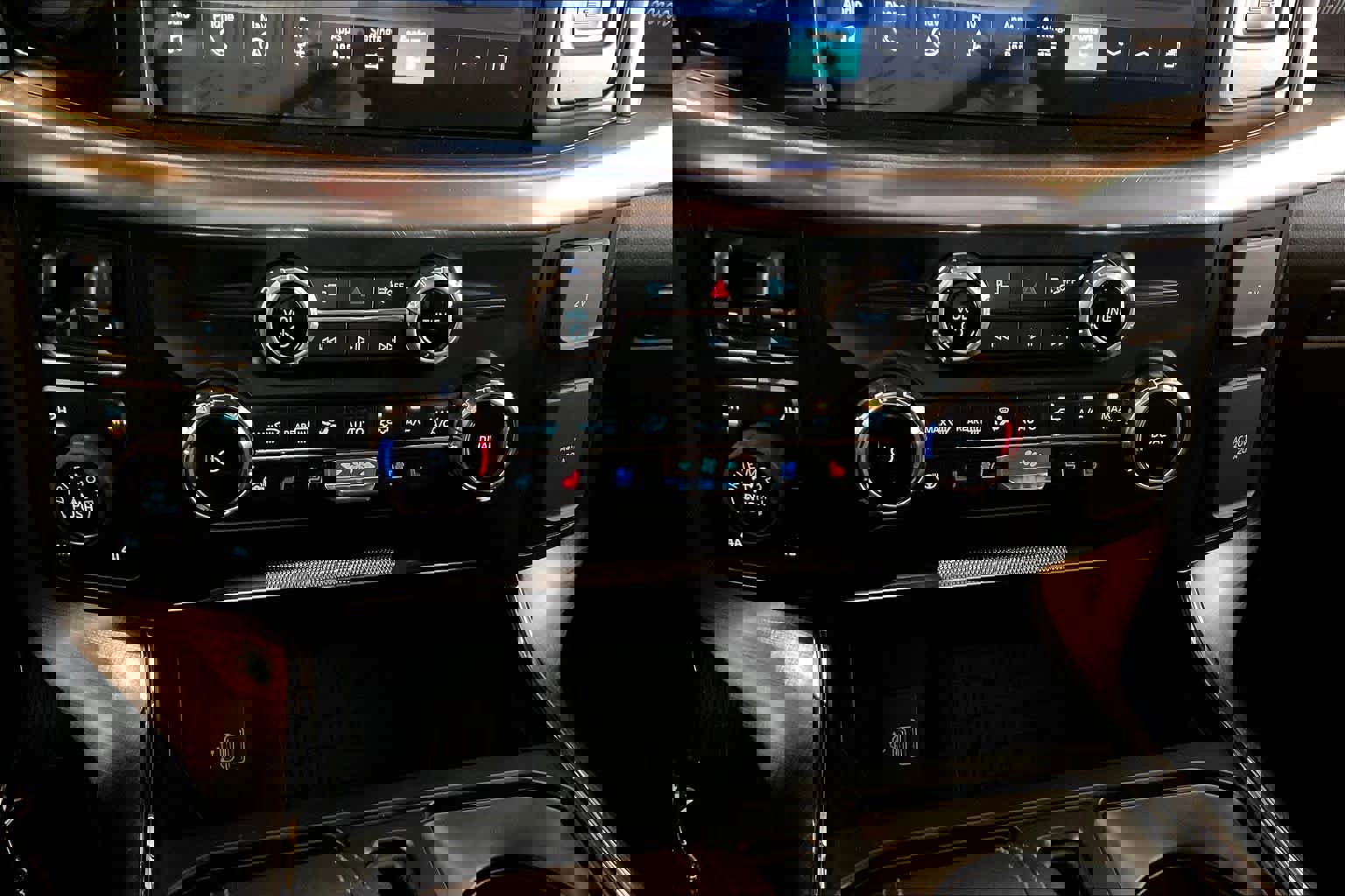 New 2026 Ford F150 King Ranch w/ Equipment Group 601A High image 18