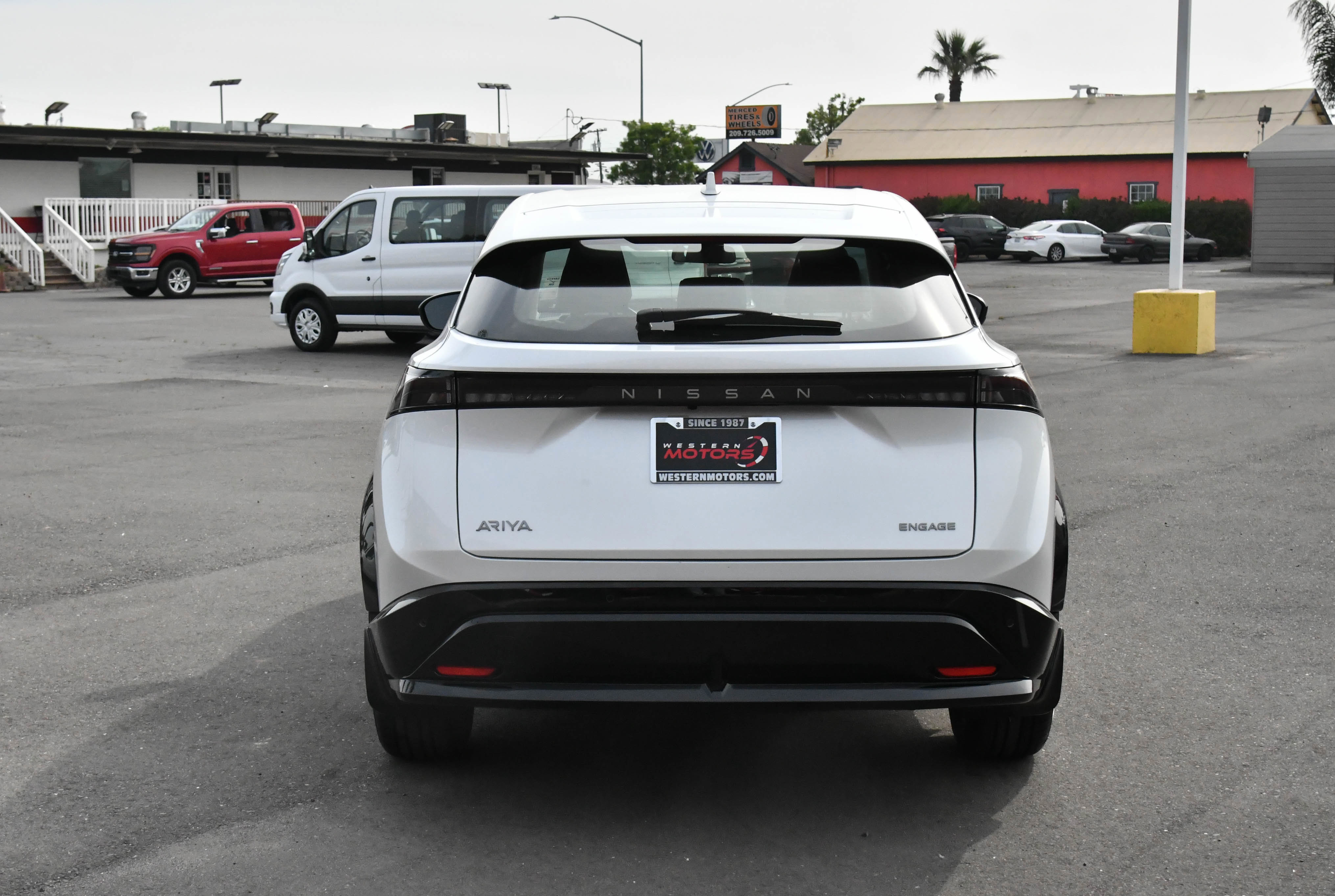 Used 2024 Nissan Ariya FWD image 7