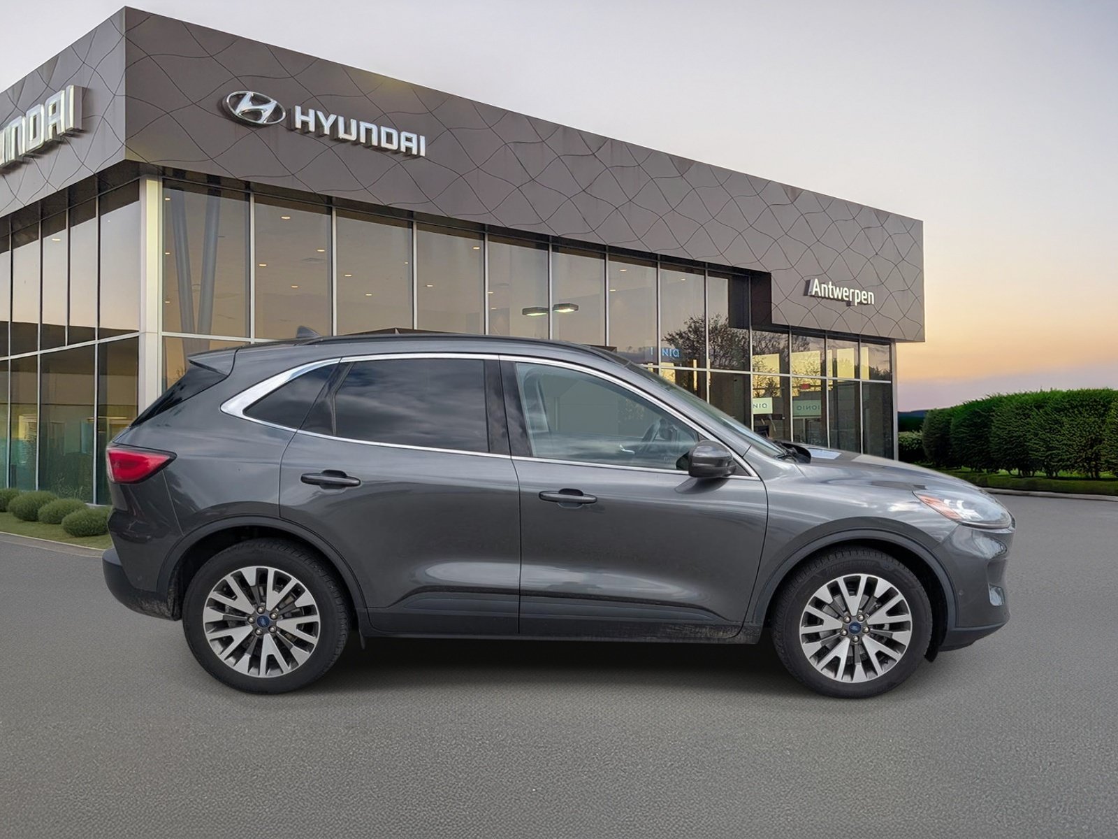 Used 2020 Ford Escape Titanium AWD/4WD image 2