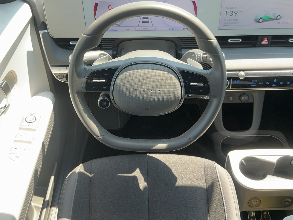Used 2024 Hyundai Ioniq 5 SE AWD/4WD image 17