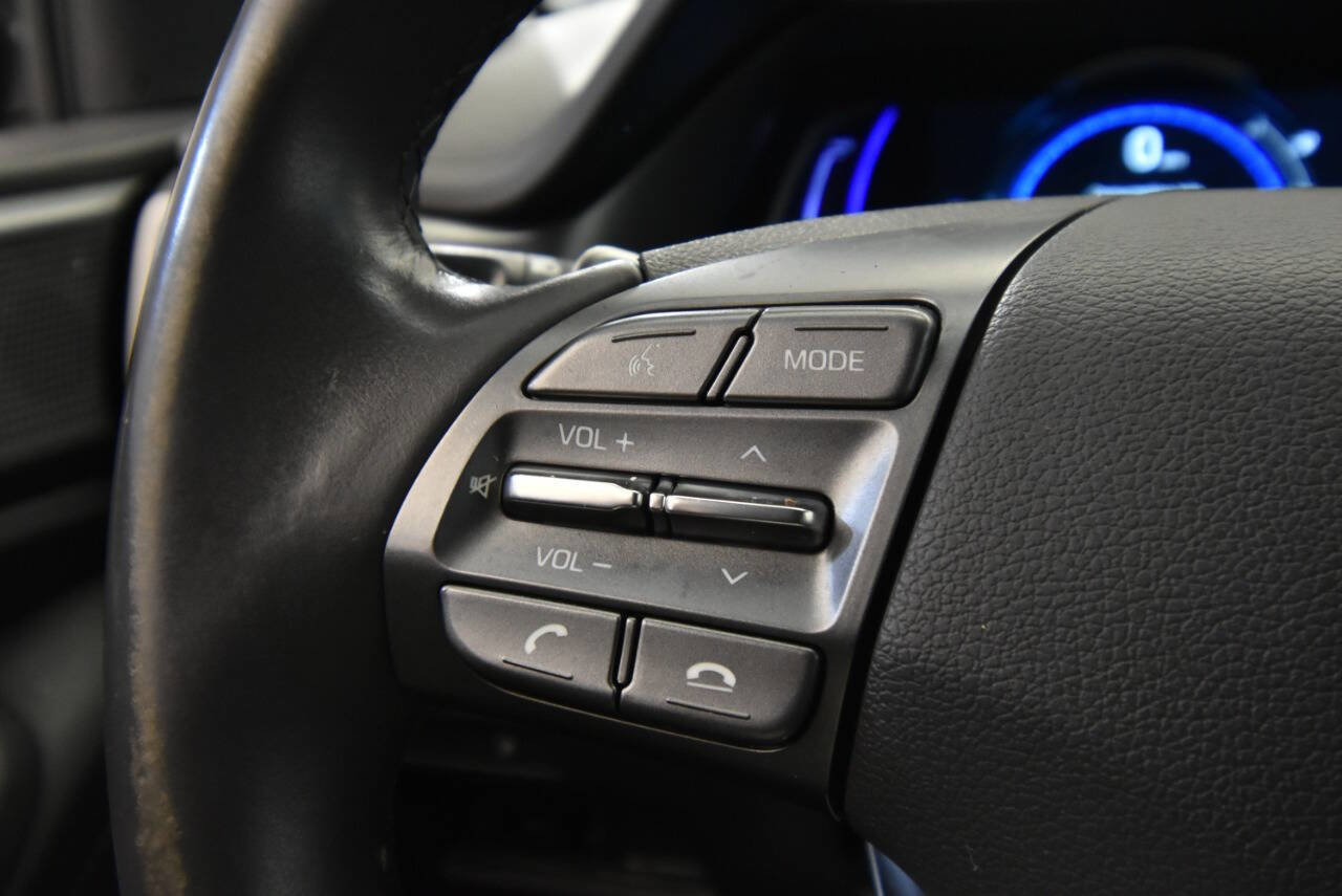 Used 2020 Hyundai Ioniq SE image 26