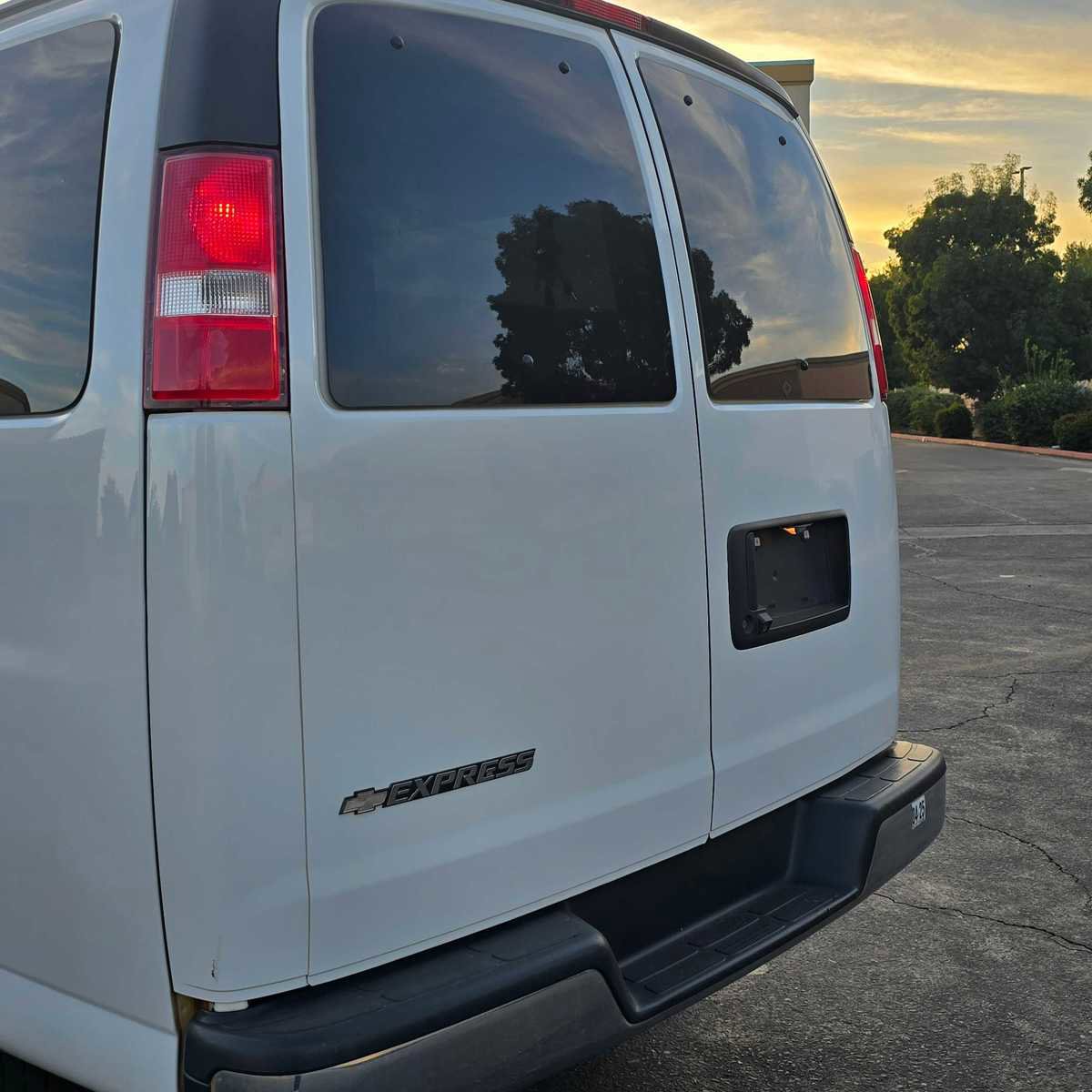 Used 2020 Chevrolet Express 3500 LT w/ LT Preferred Equipment Group image 11