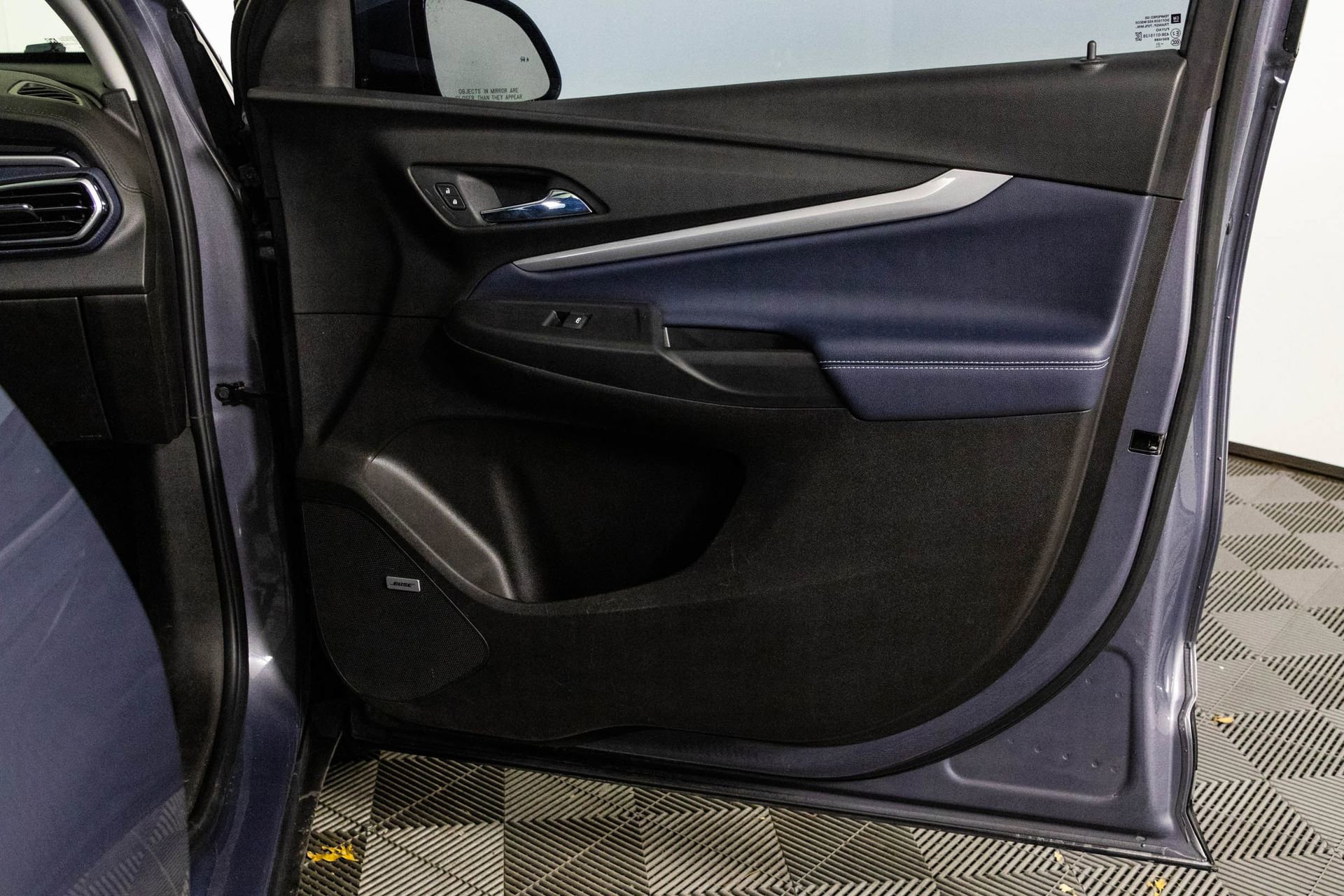 Used 2022 Chevrolet Bolt EUV Premier w/ Sun & Sound Package image 41