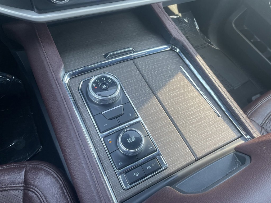 Used 2023 Ford Expedition Limited image 14