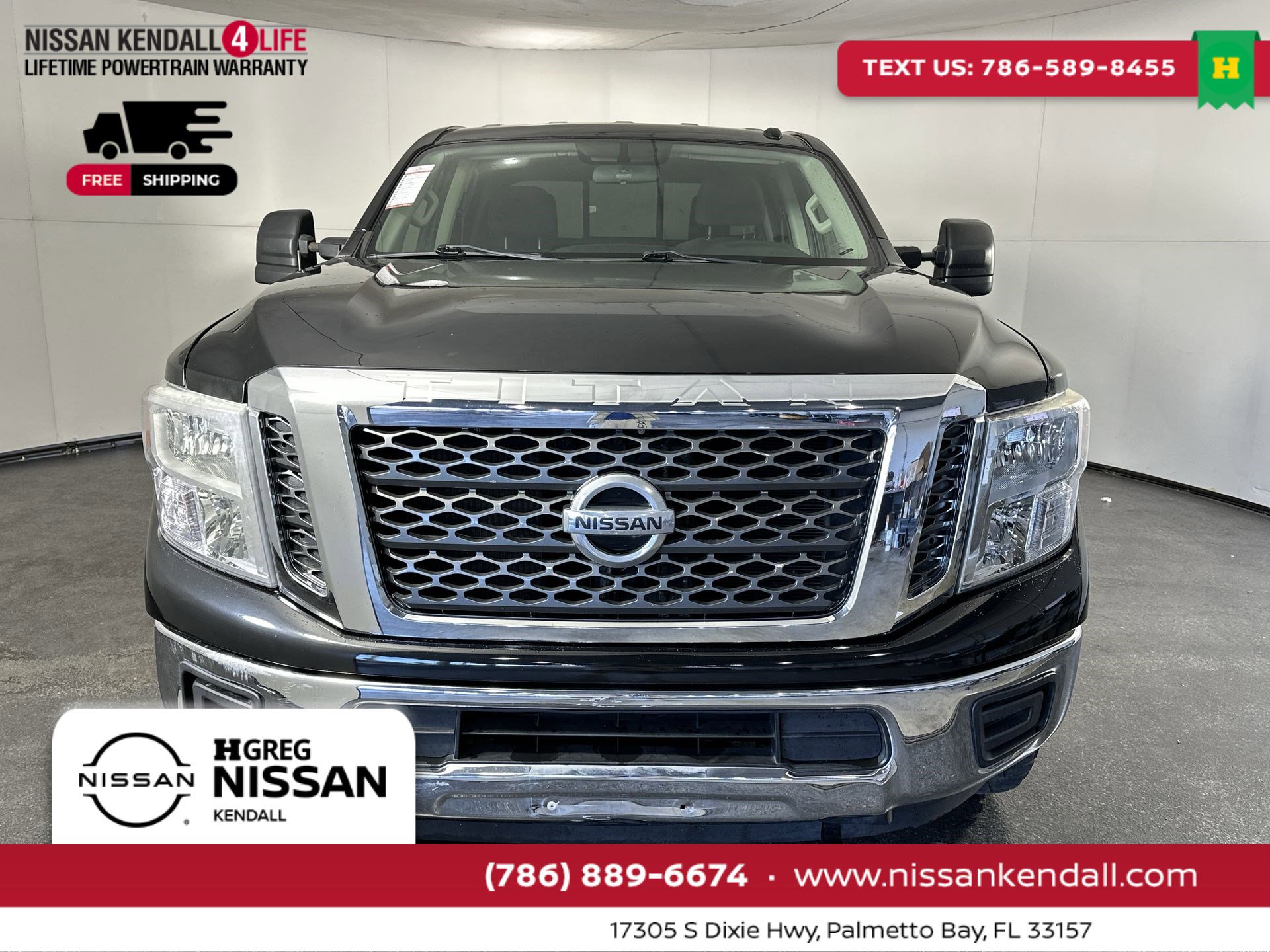 Used 2018 Nissan Titan SV image 4