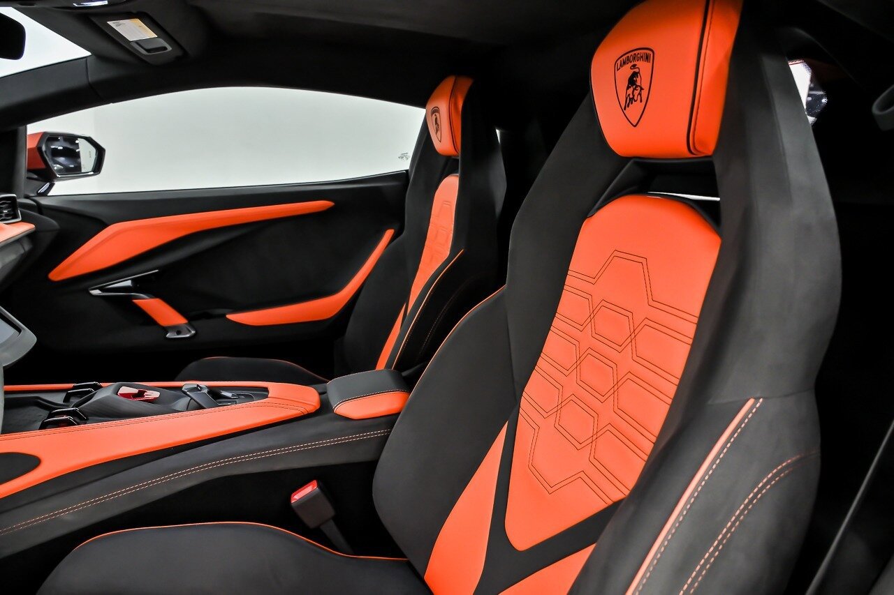 Used 2024 Lamborghini Revuelto AWD/4WD image 22