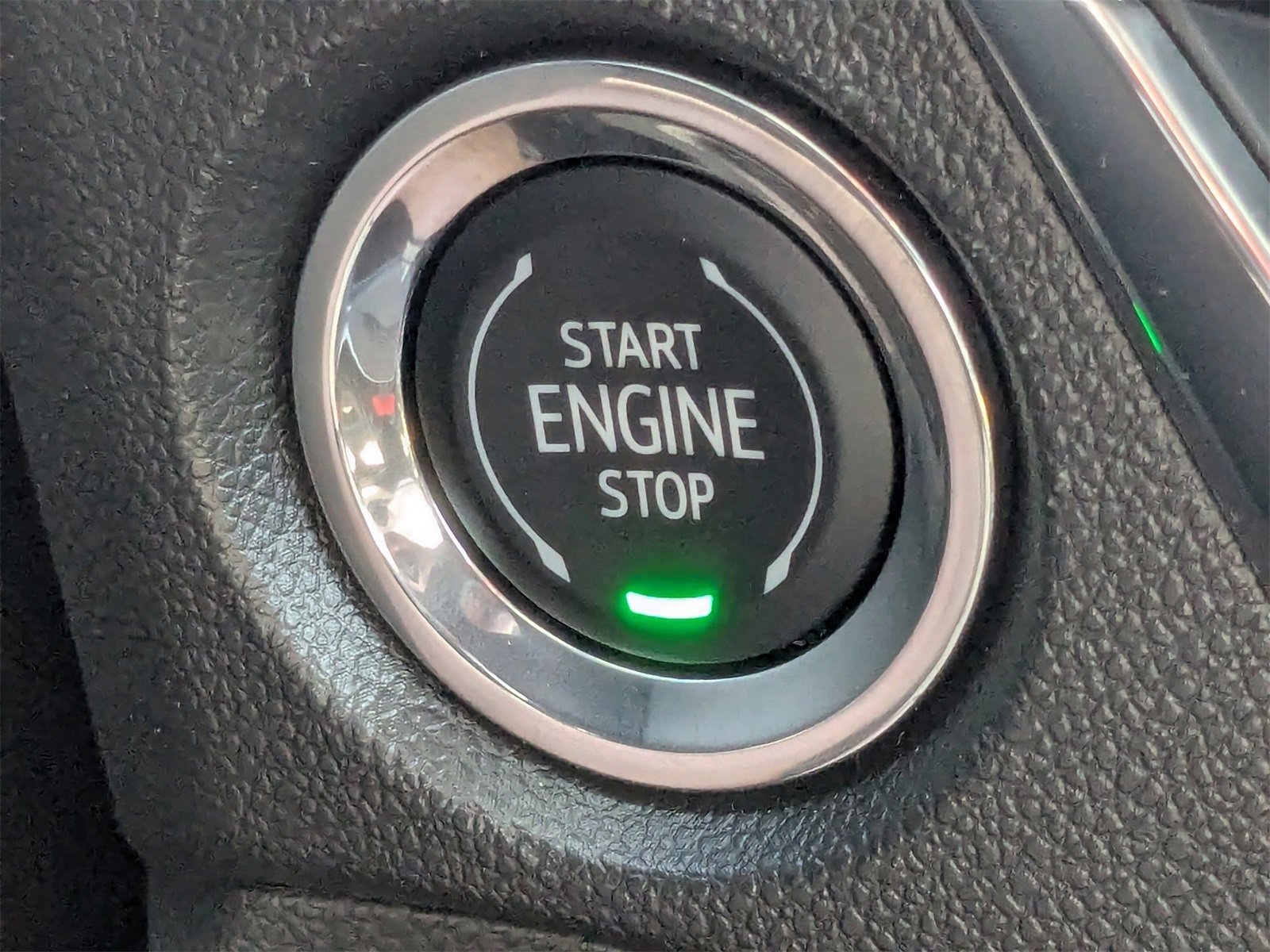 Used 2025 Buick Encore GX Avenir w/ Avenir Technology Package image 33