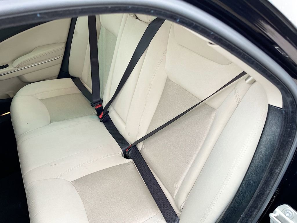 Used 2023 Chrysler 300 Touring w/ Safetytec Plus Group image 24