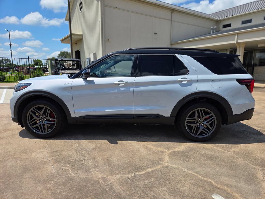 New 2026 Ford Explorer ST-Line w/ ST-Line Street Pack RWD image 15