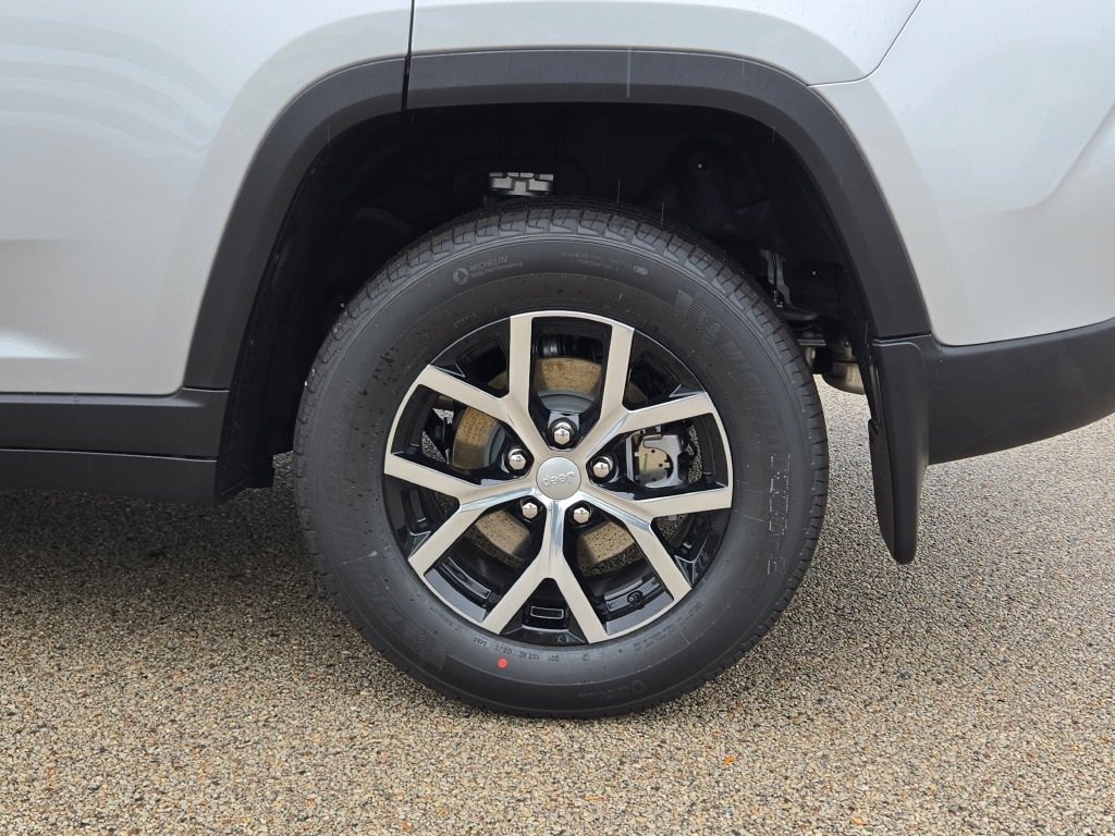 New 2025 Jeep Grand Cherokee Limited w/ MOPAR Finishing Package image 16