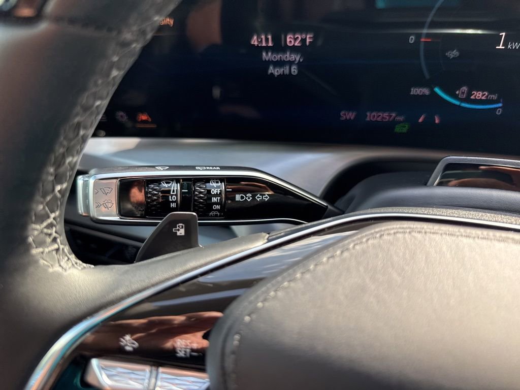 Used 2026 Cadillac Vistiq Platinum w/ LPO, Floor Liner Package AWD/4WD image 25