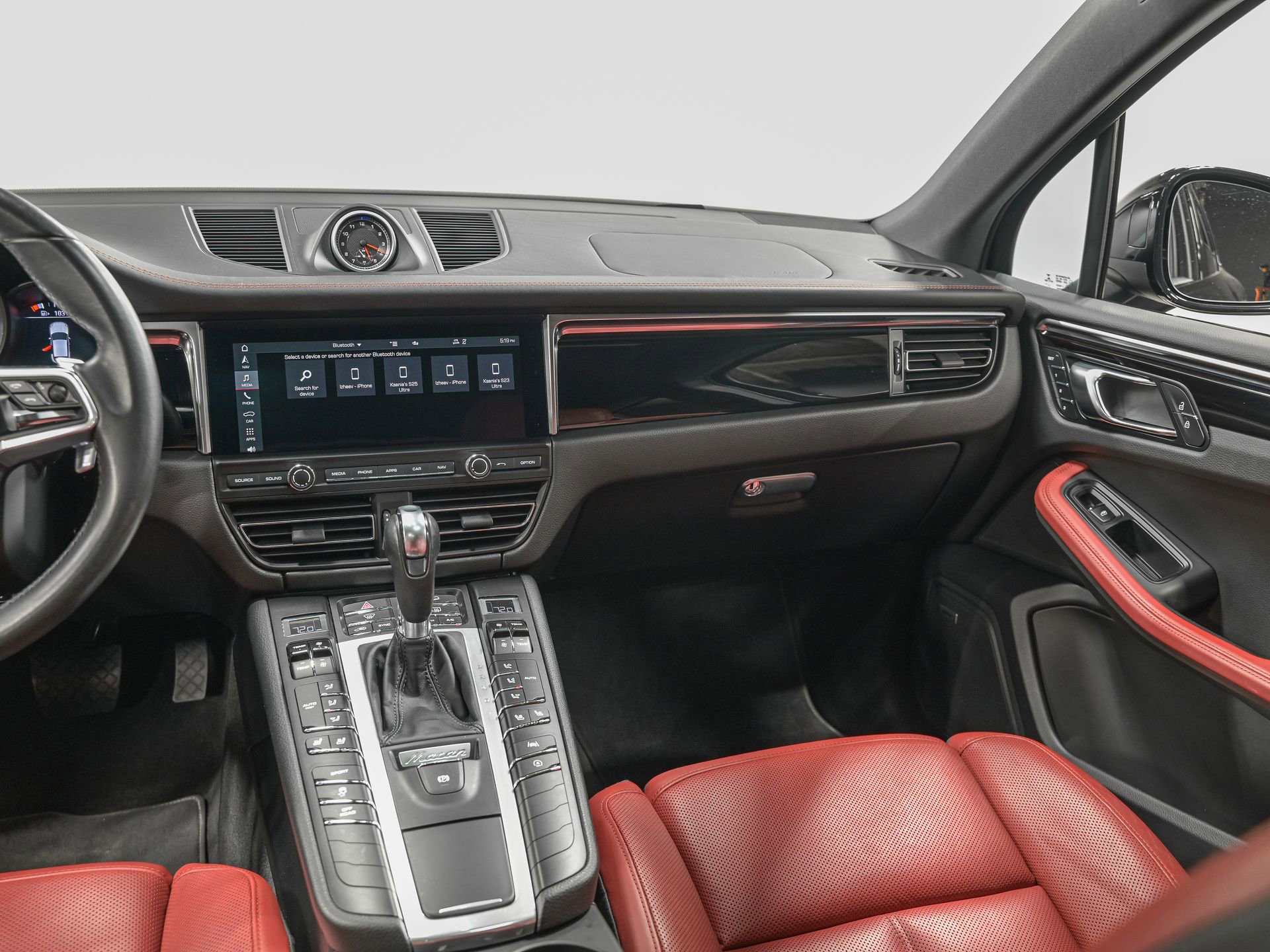 Used 2020 Porsche Macan S image 30