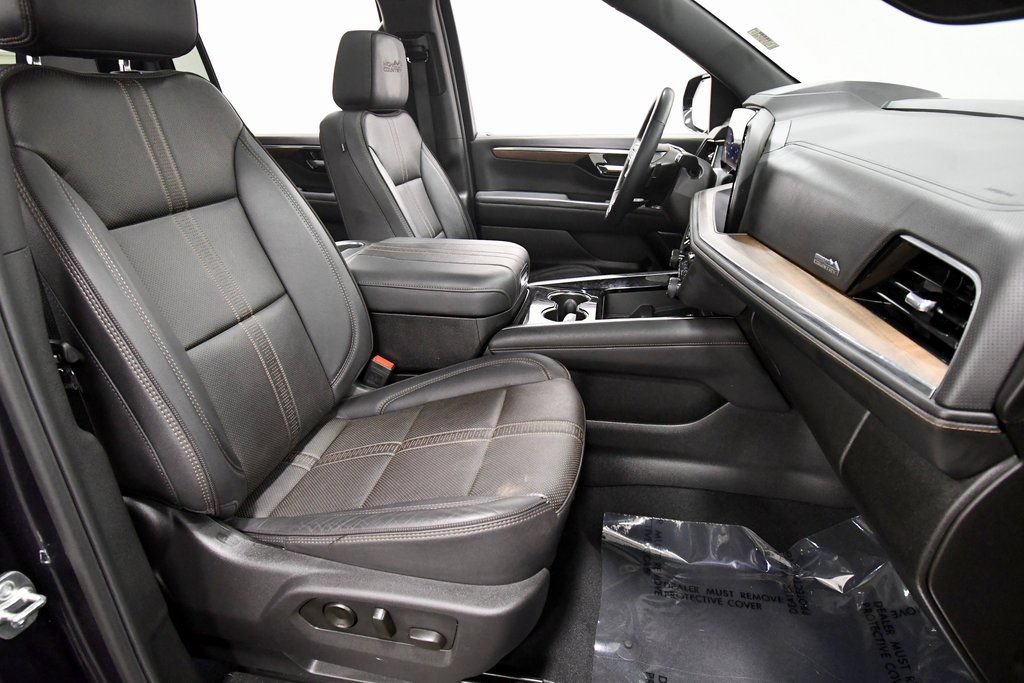 Used 2025 Chevrolet Suburban High Country w/ Sun And Tow Package AWD/4WD image 19