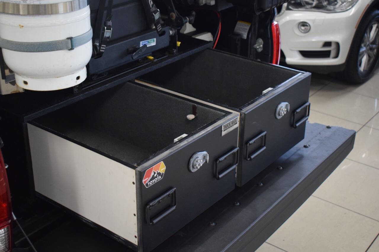 Used 2017 Toyota Tacoma TRD Off-Road image 28