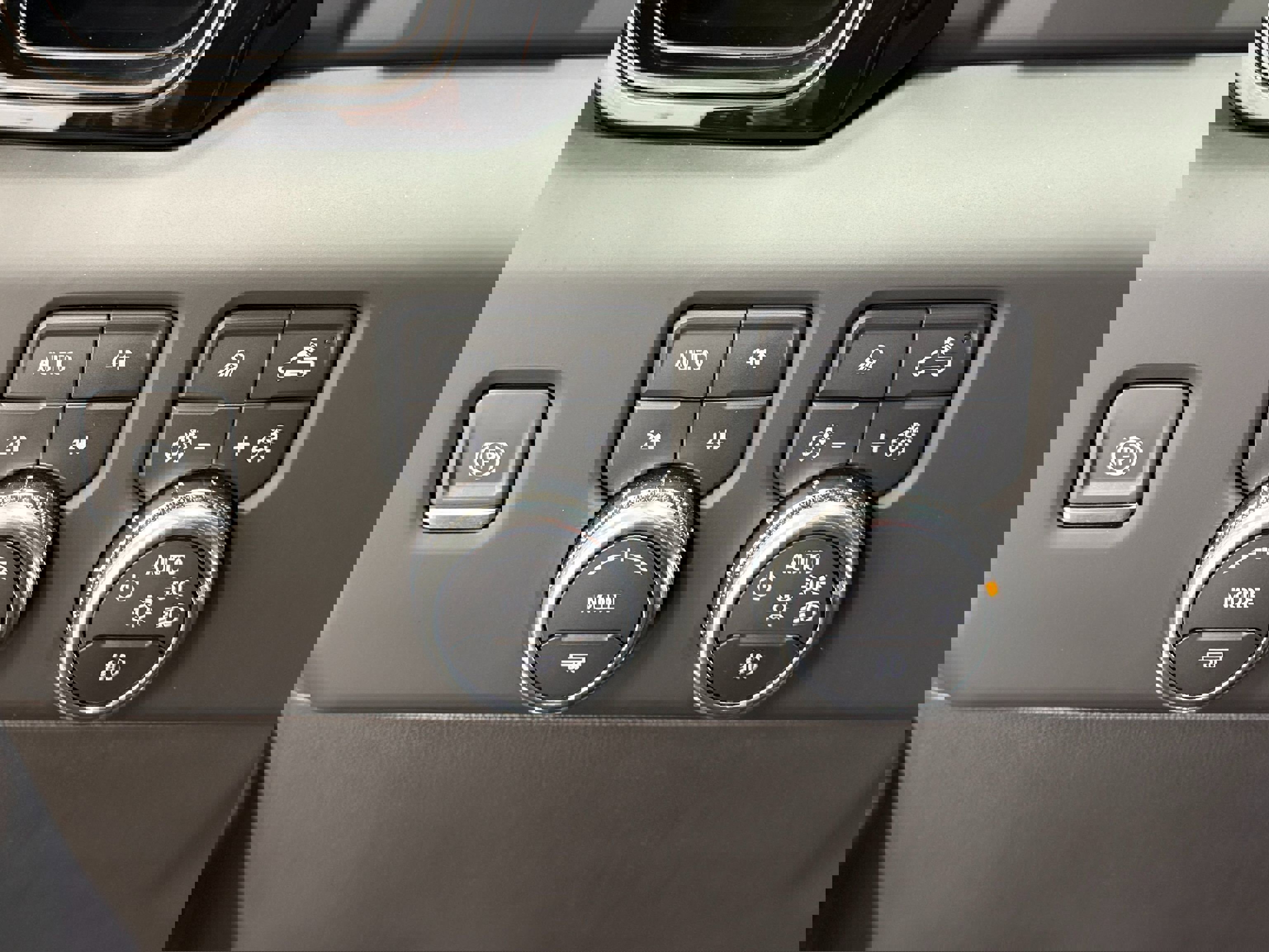 Used 2024 GMC Sierra 1500 AT4 w/ Technology Package image 26