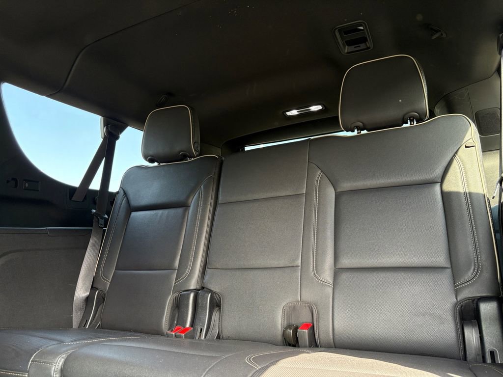 Used 2023 Chevrolet Suburban Premier image 28