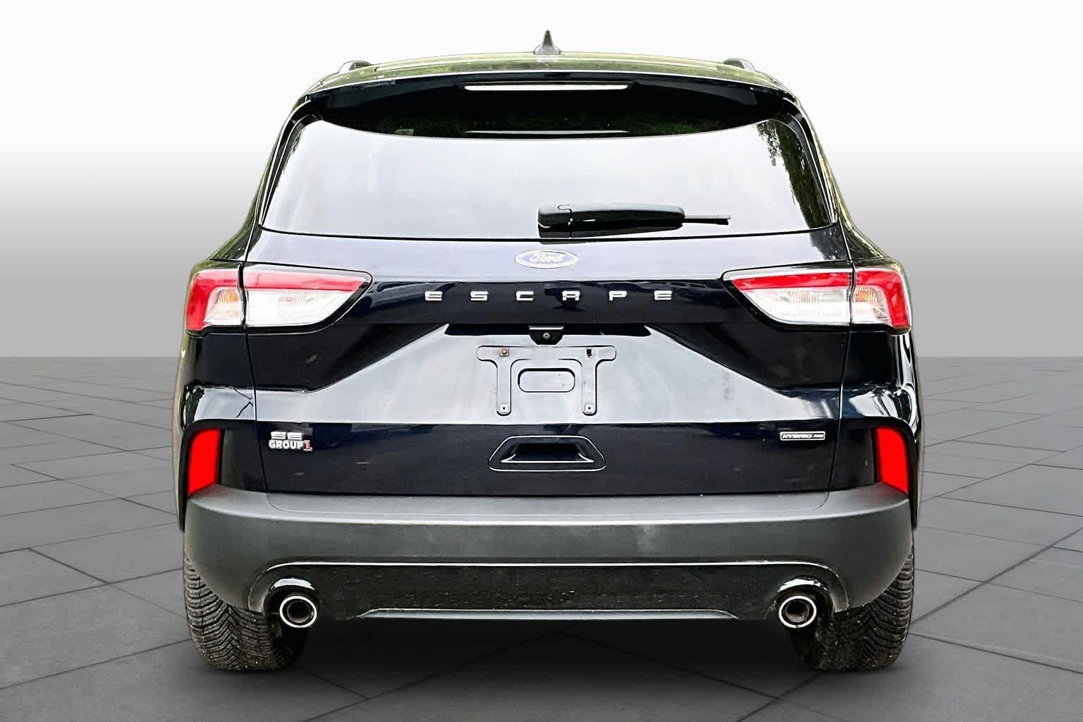 Used 2021 Ford Escape SE w/ SE Sport Appearance Package AWD/4WD image 5