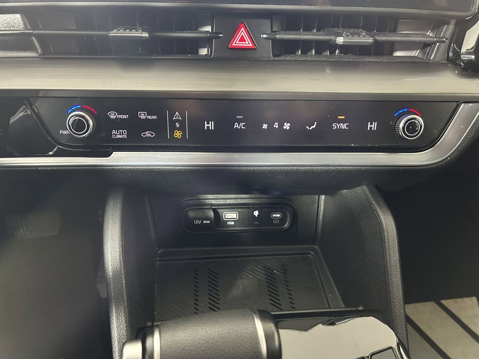 Certified 2024 Kia Sportage EX image 27