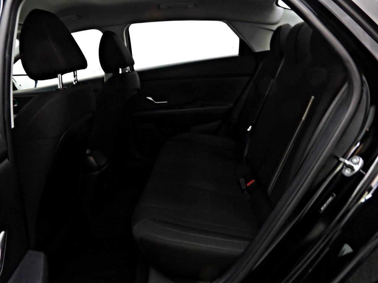 Used 2023 Hyundai Elantra SEL image 10