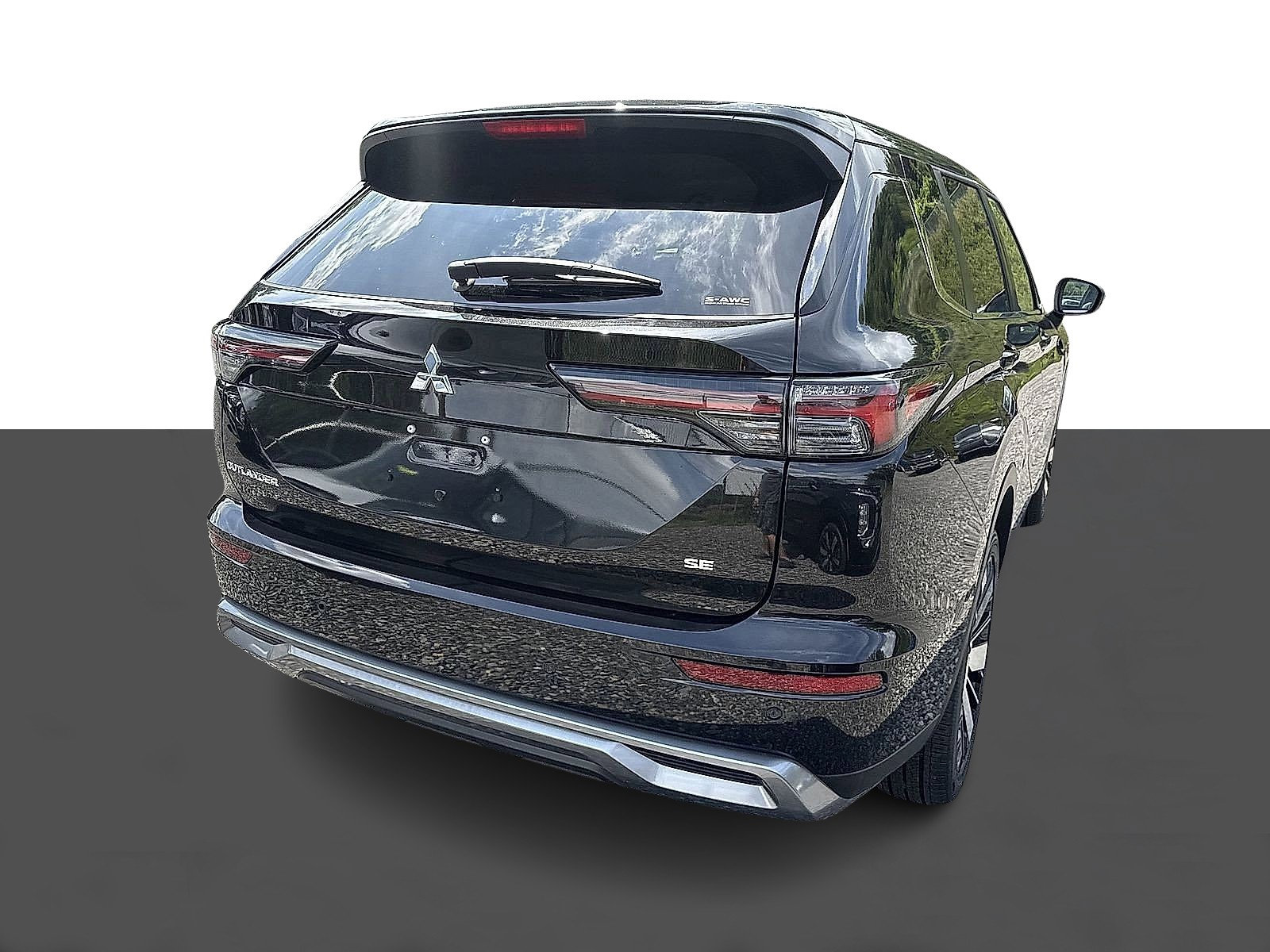 New 2025 Mitsubishi Outlander SE image 4