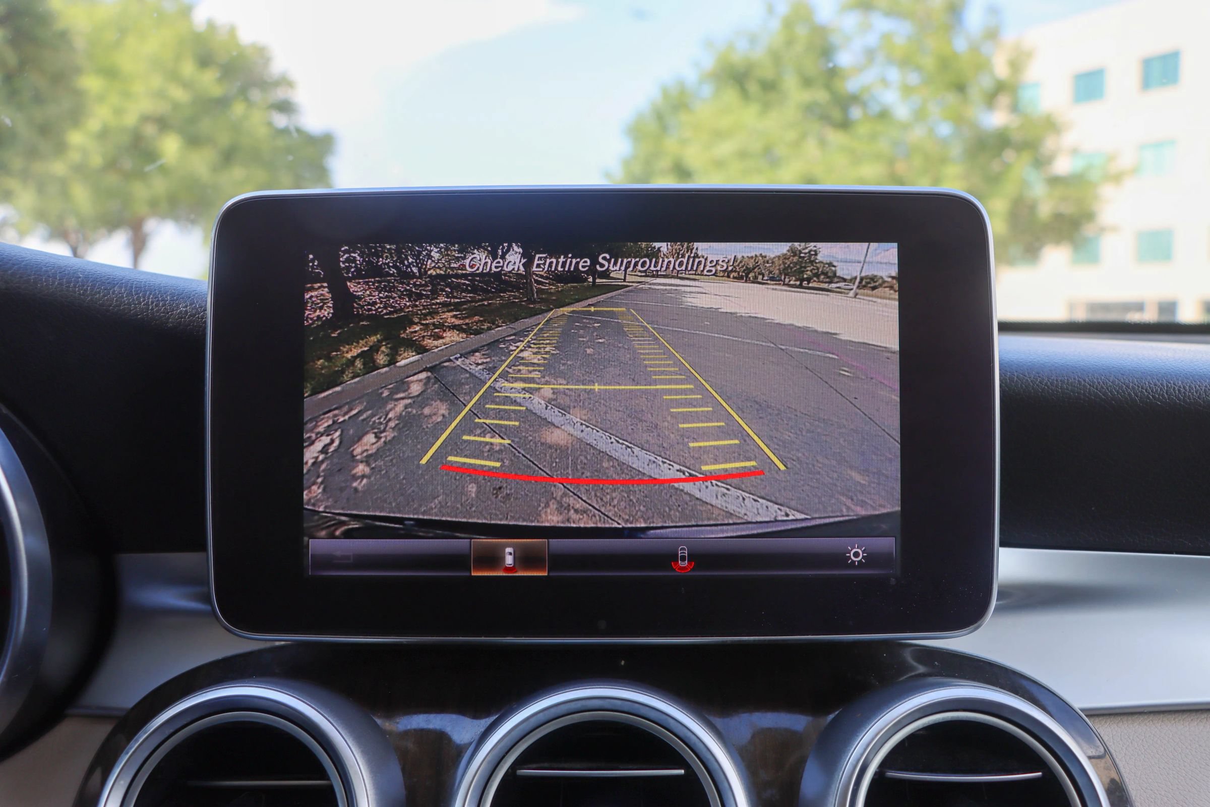Used 2016 Mercedes-Benz GLC 300 w/ Multimedia Package image 38
