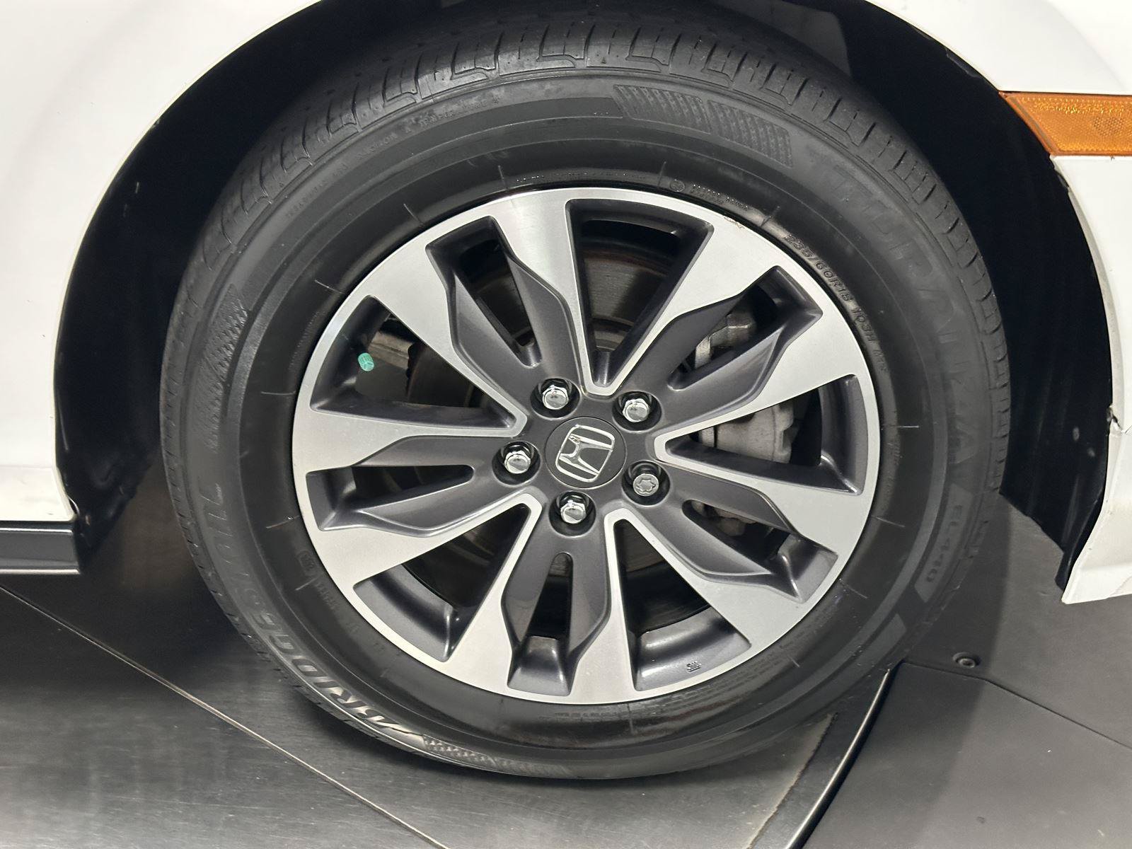 Used 2024 Honda Odyssey EX-L image 17