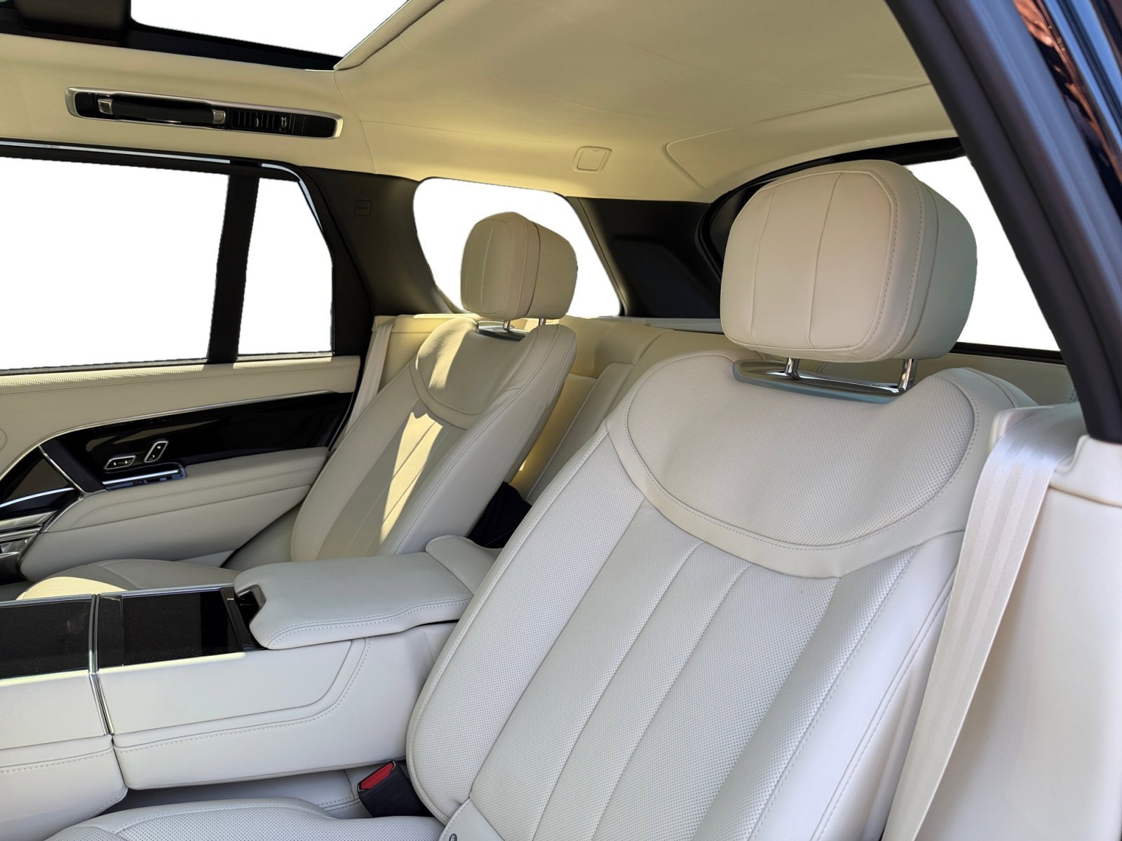 Certified 2023 Land Rover Range Rover Autobiography image 16