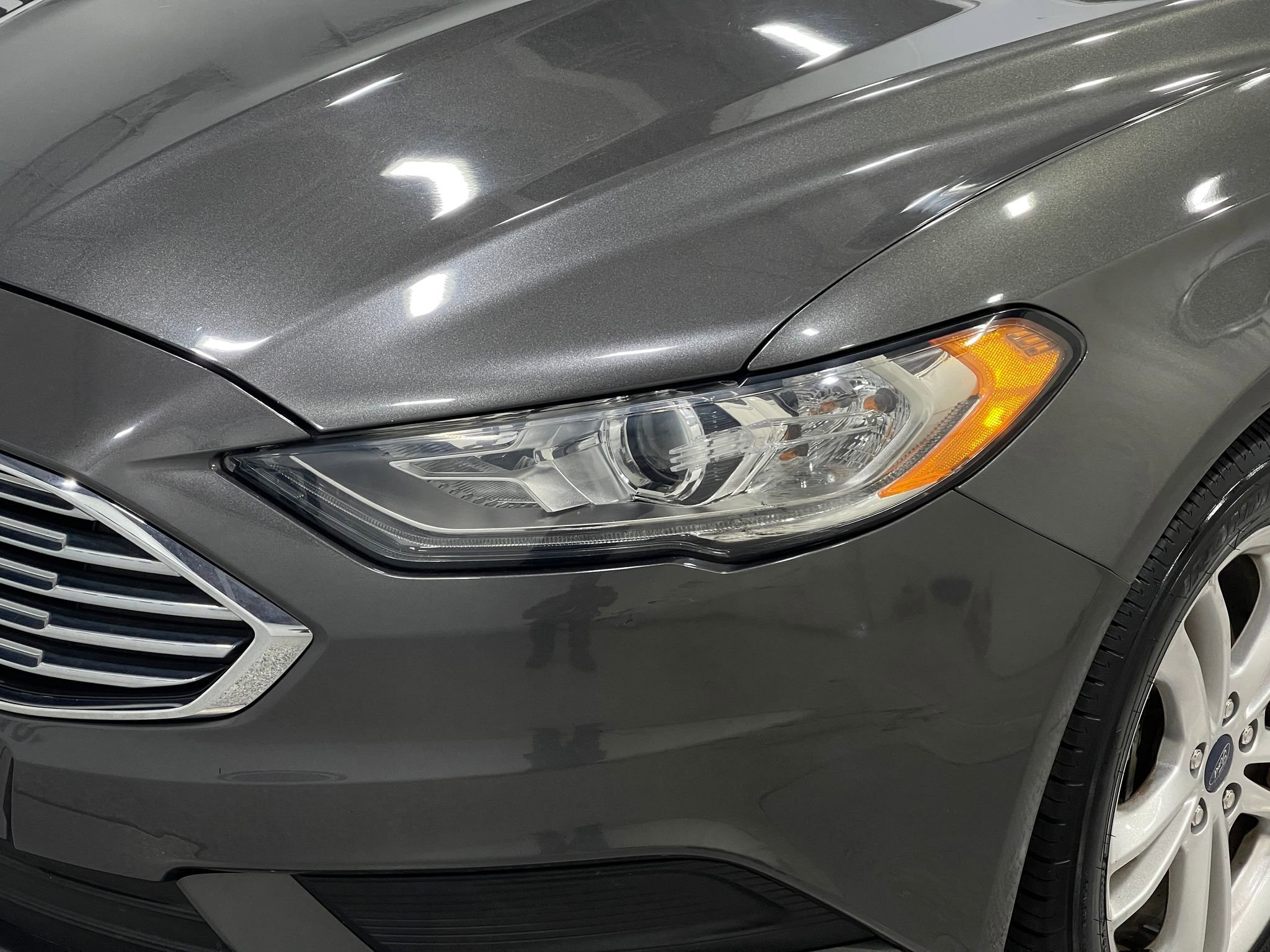 Used 2018 Ford Fusion SE w/ Fusion SE Technology Package image 29