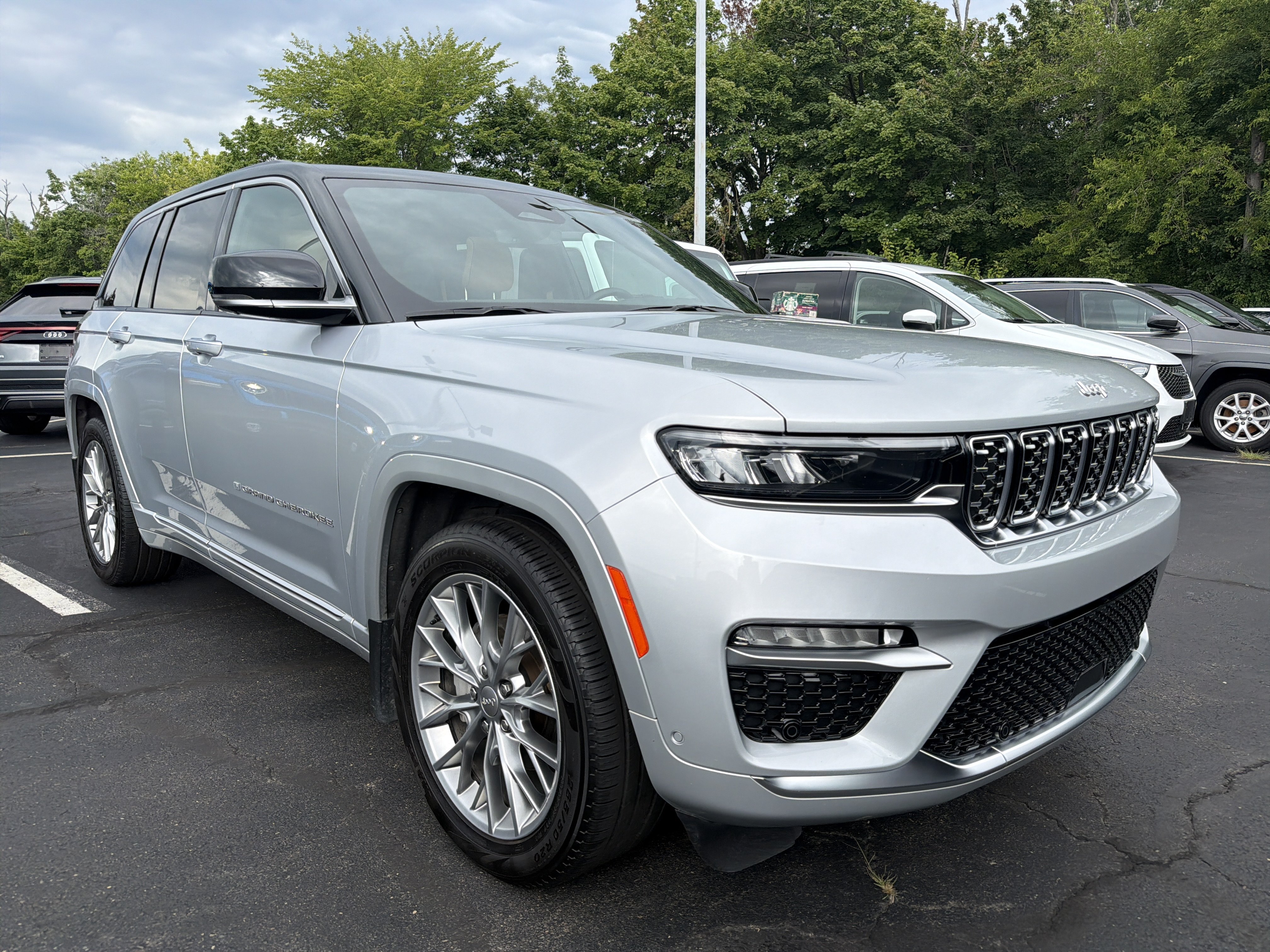 Certified 2025 Jeep Grand Cherokee Summit w/ Luxury Tech Group V AWD/4WD video 1