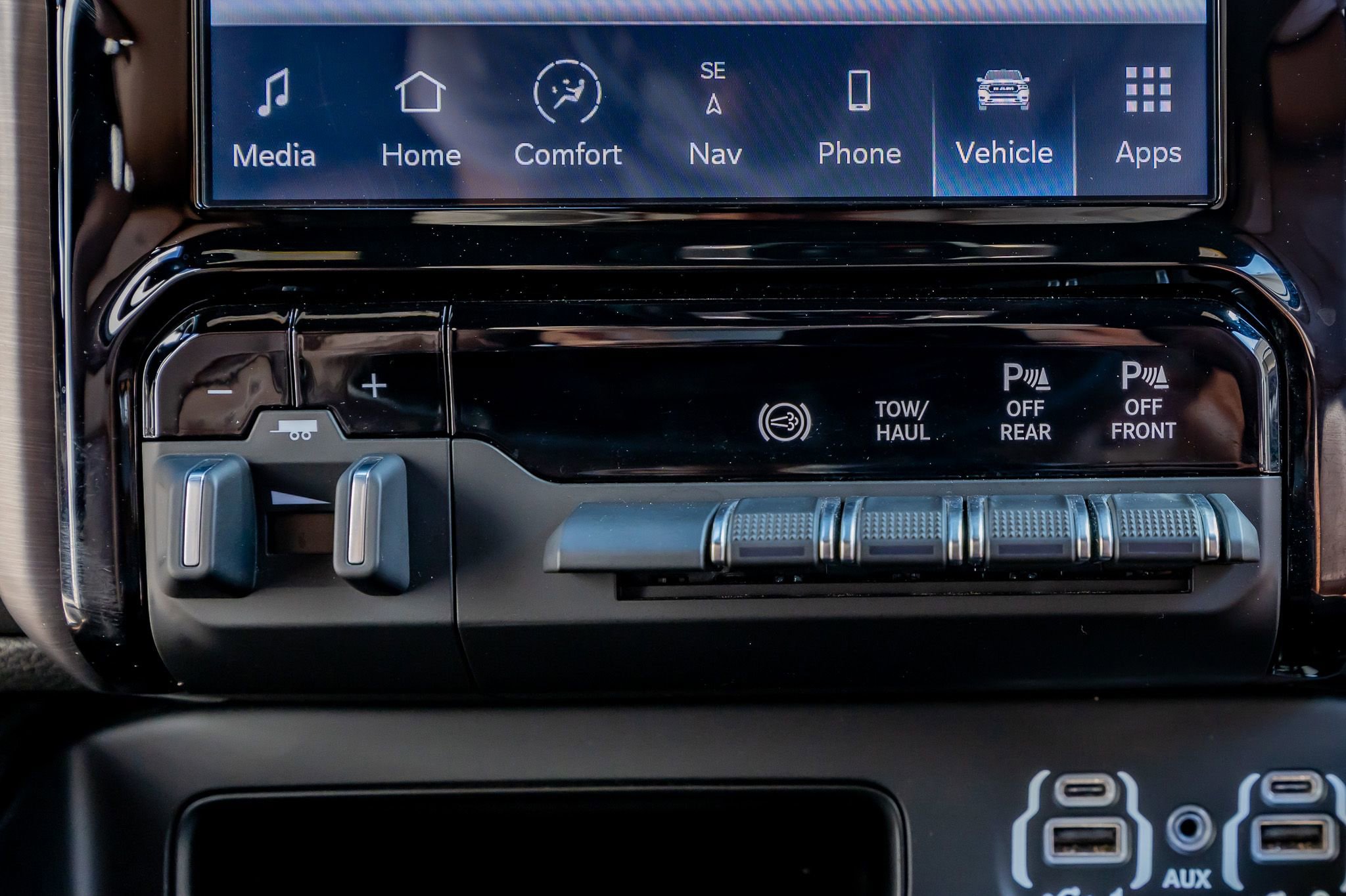 Used 2024 RAM 2500 Limited w/ Safety Group image 27