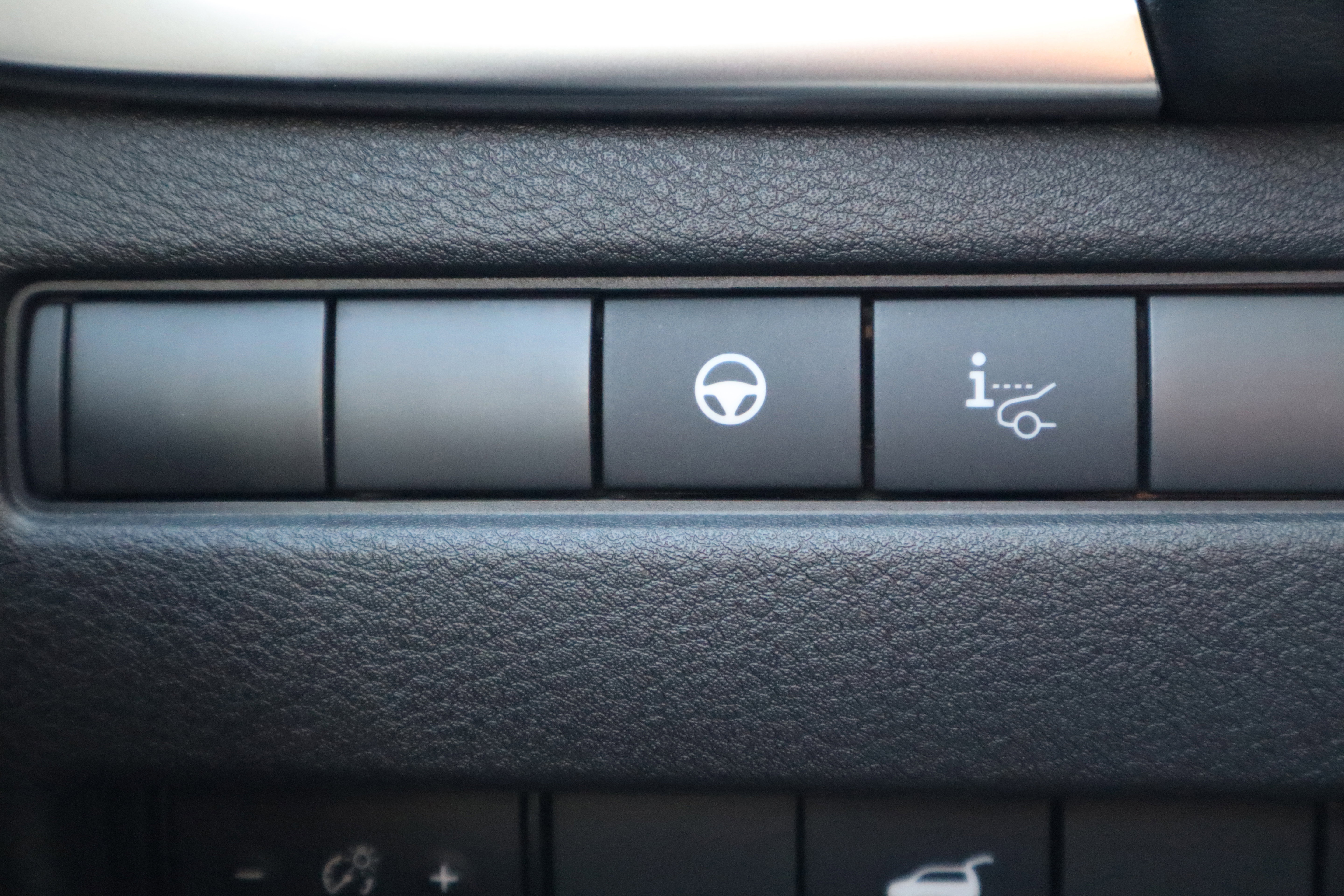 Used 2023 Nissan Rogue Platinum w/ Platinum Premium Package image 26