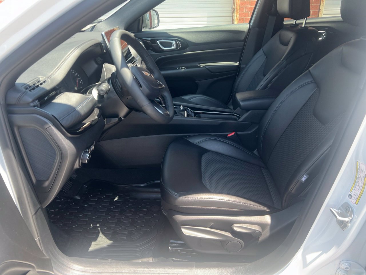 New 2026 Jeep Compass Latitude AWD/4WD image 14