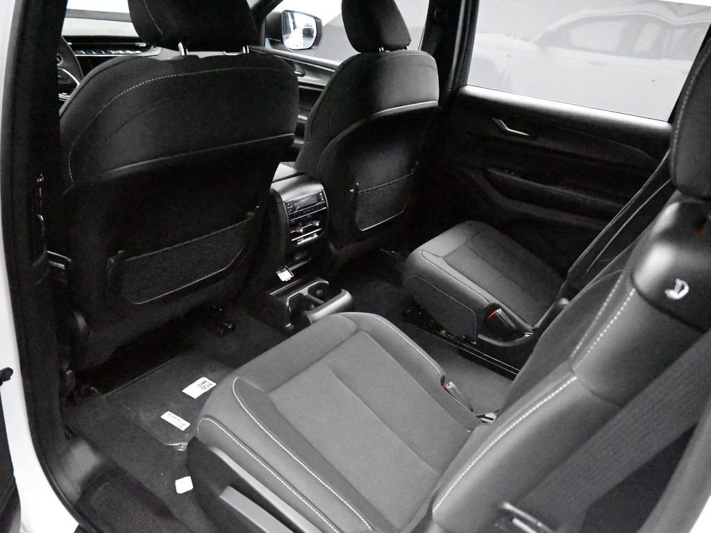 Used 2024 Jeep Grand Cherokee L Laredo w/ Luxury Tech Group I image 24