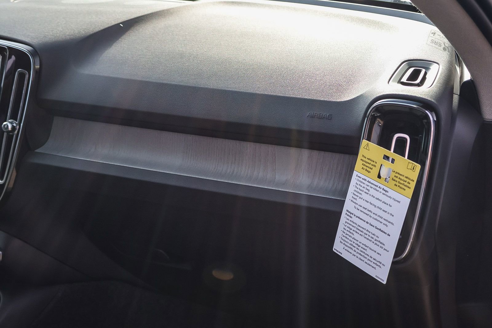 New 2026 Volvo XC40 B5 Plus w/ Climate Package image 18