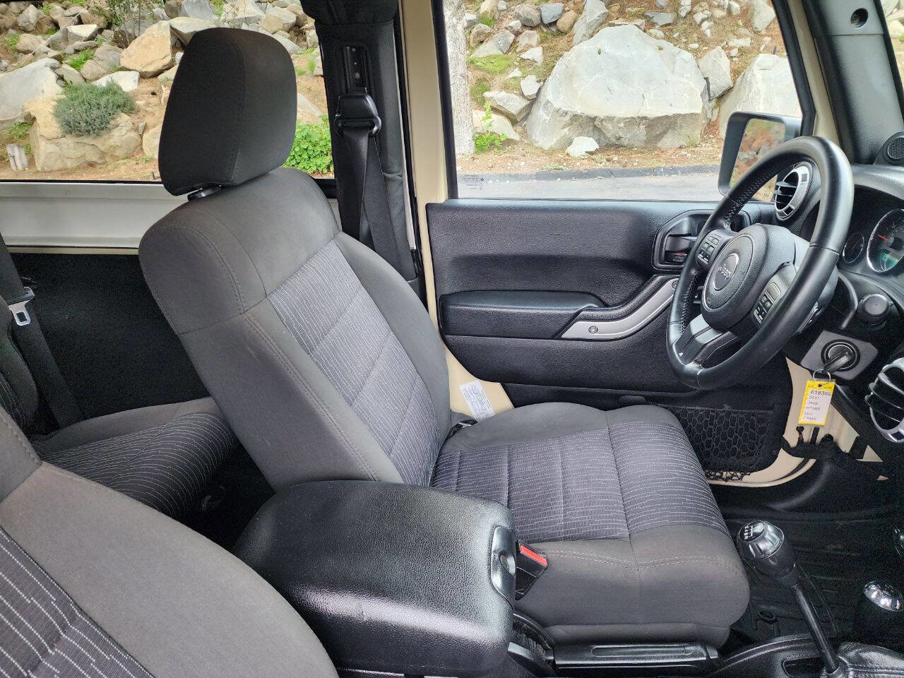 Used 2011 Jeep Wrangler Sahara w/ Dual Top Group image 10