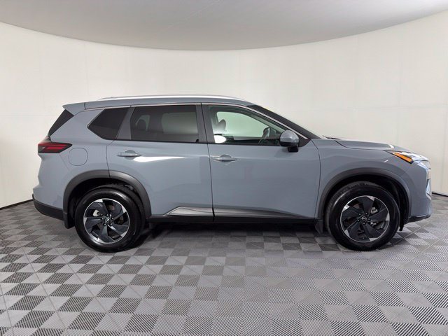 Used 2026 Nissan Rogue SV w/ SV Premium Package AWD/4WD image 5