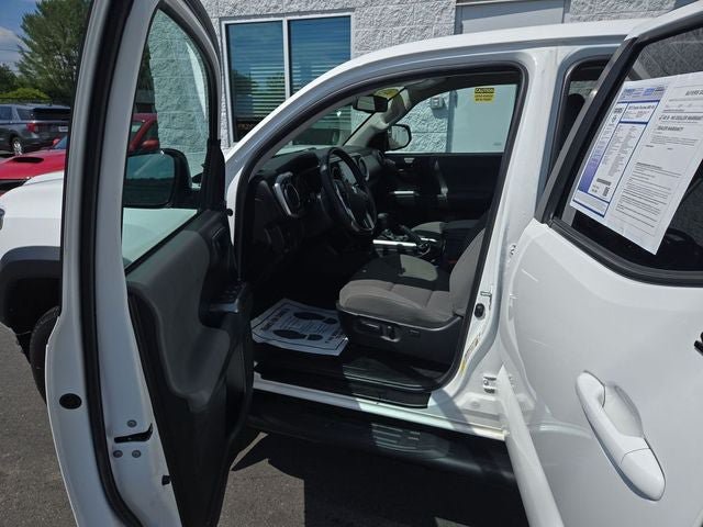 Used 2023 Toyota Tacoma SR5 AWD/4WD image 33