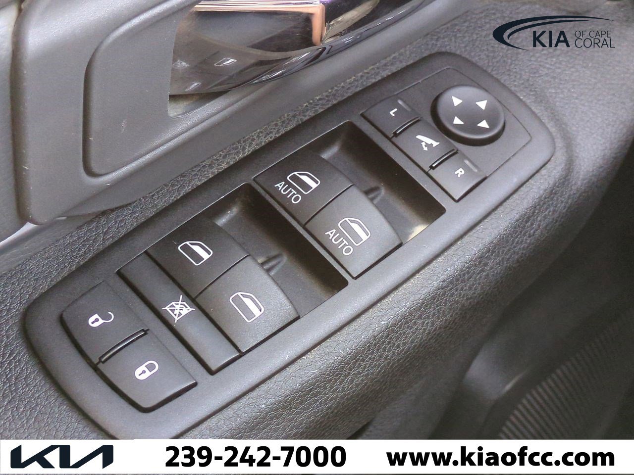 Used 2022 RAM 1500 Classic SLT w/ Electronics Convenience Group image 23