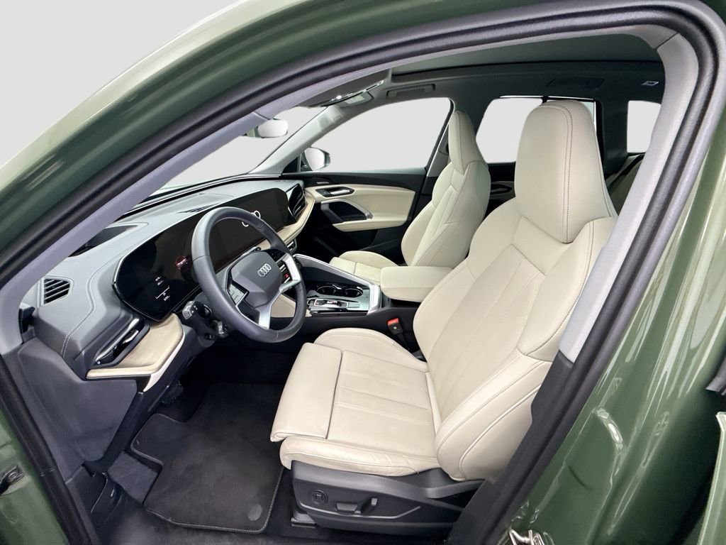 Used 2025 Audi Q5 Premium Plus w/ Premium Plus image 19