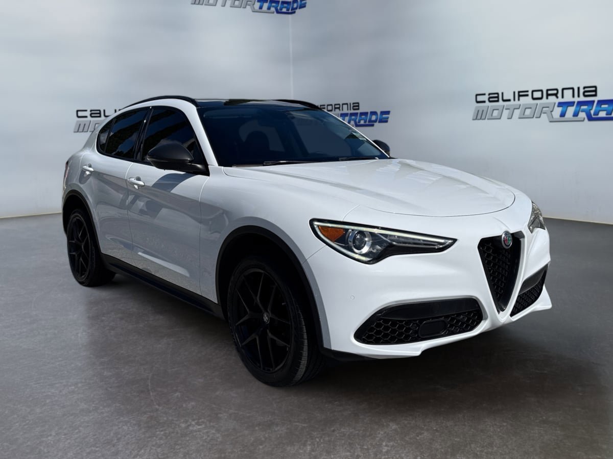 Used 2019 Alfa Romeo Stelvio w/ Nero Edizione image 3