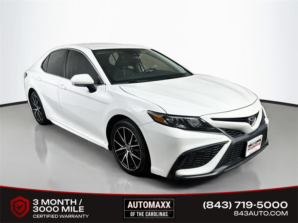 Used 2023 Toyota Camry SE FWD image 1